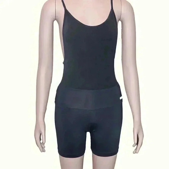 Black Workout Short Shorts Athleisure Bottoms Size Small Athletic Casual‎ Shorts - Picture 1 of 4